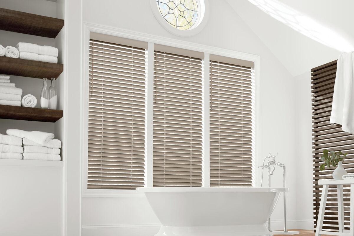 faux wood blinds in bathroom that help with moisture wicking 